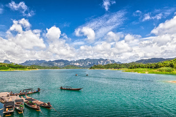 Naklejka na ściany i meble Park Narodowy Khao szoki zewnętrzne, takie. Chiao Lan Lake. Tajlandia