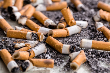 Zigaretten ausgedrückt