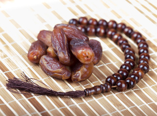 Dates and prayer beads