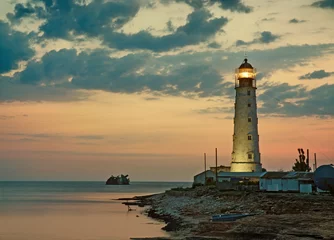Photo sur Plexiglas Phare Vieux phare sur la côte de la mer, Tarkhankut, Crimée, Ukraine