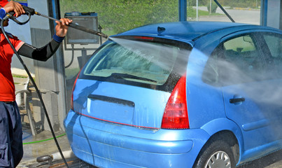 washing car glass