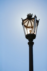 Fototapeta na wymiar antike Straßenlampe