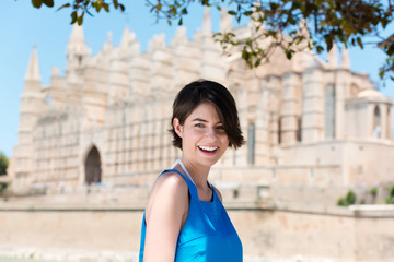 frau genießt den urlaub am mittelmeer © contrastwerkstatt