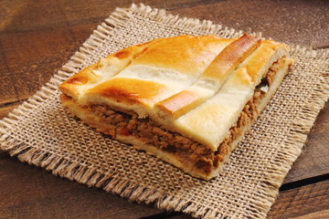 Empanada gallega de atún