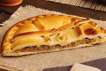 Empanada gallega con atún