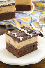 Brownies with peanuts and chocolate.