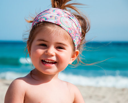 Bambina al mare