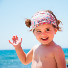 Bambina al mare