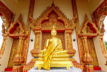 Obraz premium Golden Buddha statue