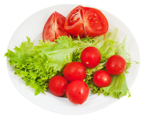 green lettuce and red tomatoes