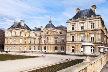 Fototapeta na wymiar view of Luxembourg Palace in Paris in early spring