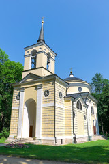 Fototapeta na wymiar Village Spassky-lutovinovo. Church. Memorial estate Russian wri