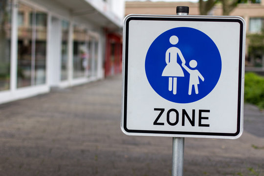 german pedestrian zone sign