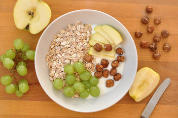 Apfel Trauben Müsli