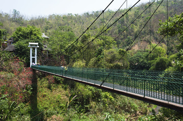 吊桥