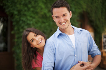Obraz premium Happy and beautiful young couple