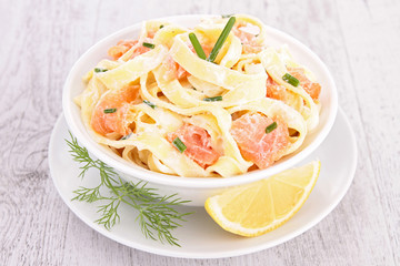 pasta with cream and salmon
