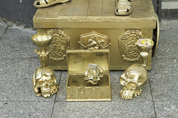Treasury and skulls
