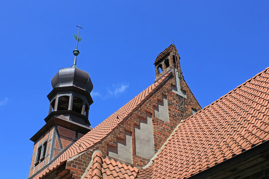 Gotische Feldsteinkirche in Marsow (1341, Mecklenburg)