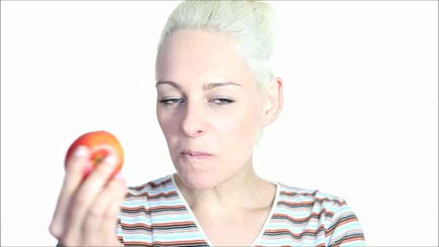 in den apfel bei&szlig;en