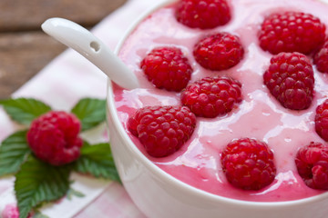 Raspberry yogurt