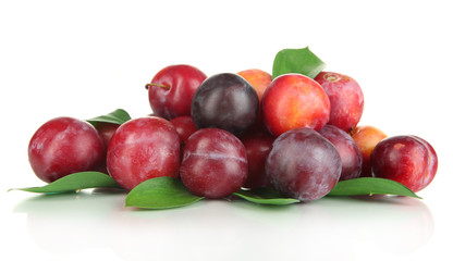 Fototapeta na wymiar Ripe plums isolated on white