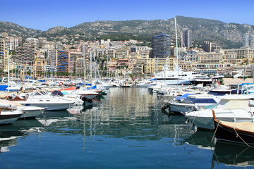 Fototapeta na wymiar Monaco harbour