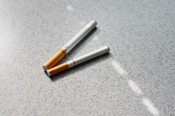2 types of electronic e-cigarettes