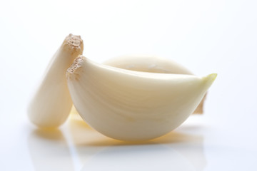 Cloves of peeled garlic