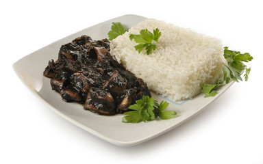 Calamares en su tinta.