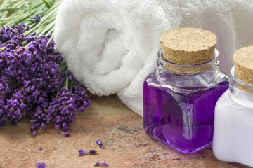 Fototapeta na wymiar Lavender Spa produkty wellness