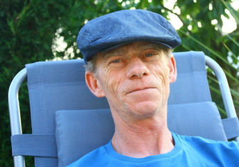 portrait homme cinquante ans, casquette