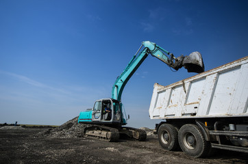 dredger loading truck