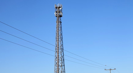 antenne und schöner blauer himmel