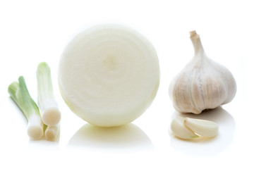 Spring onions, onion and garlic