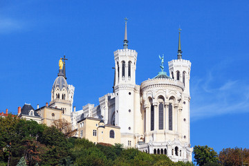 Fototapeta na wymiar Bazylika Notre-Dame de Fourviere w Lyonie