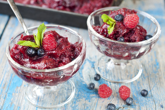 Fresh Raspberry Granita And Mint (blueberry, Berries).