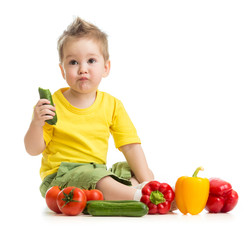 kid eating healthy food