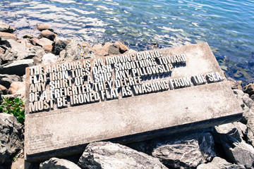 Denis Glover monument in Wellington © mdworschak