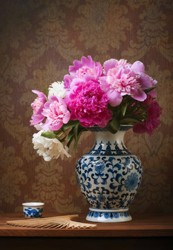 Fototapeta Still life with peonies in a chinese vase