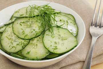 Gurkensalat mit Dill
