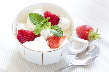 Strawberries with whipped cream