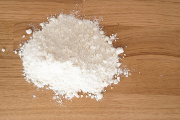 Fototapeta na wymiar Wheat flour heap