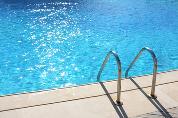 Obraz na płótnie Canvas Hotel swimming pool