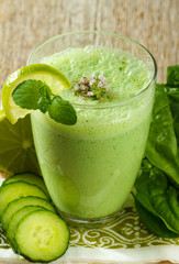 Healthy green smoothie