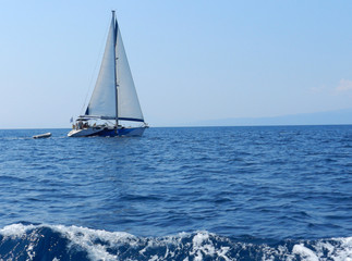 Obraz premium Sailing on the Mediteranean Sea