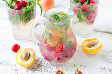 Lemonade with berries