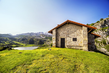 Obraz premium Mountain retreat in the lakes of Covadonga, Asturias , Spain