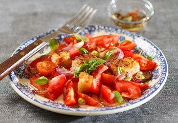 Rustic tomatoes salad