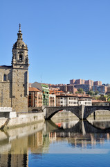 Fototapeta na wymiar Kościół San Anton, w pobliżu ujścia rzeki, Bilbao (Hiszpania)